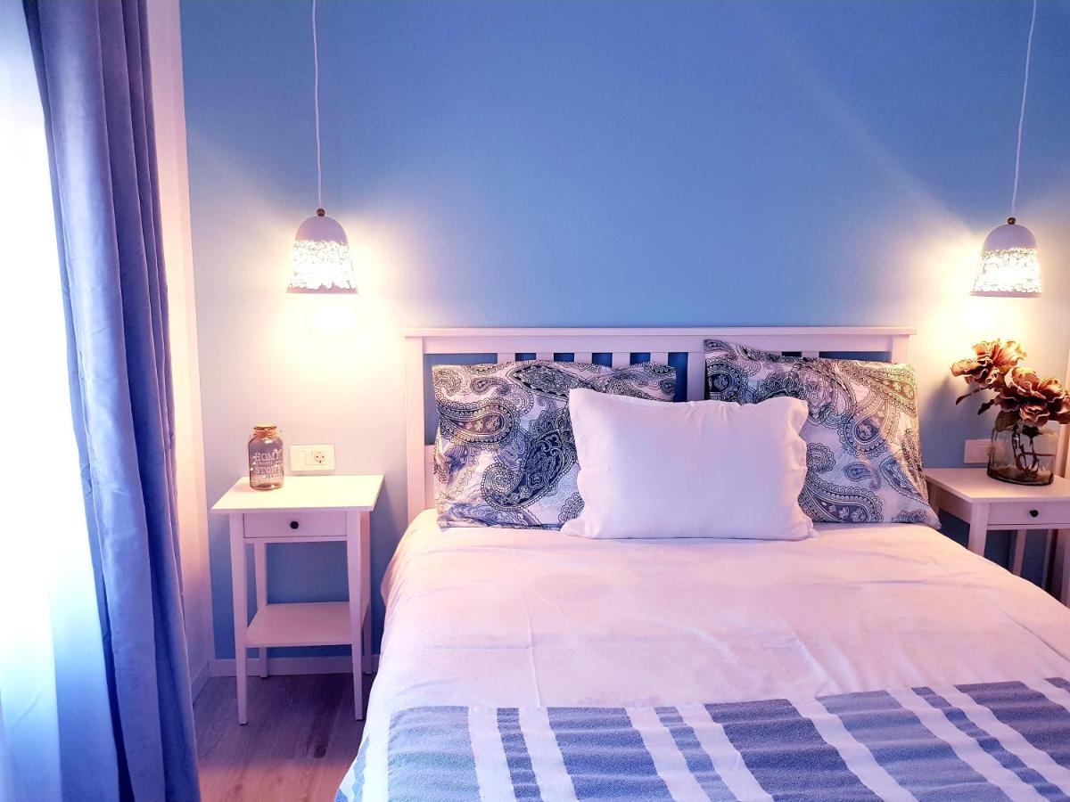 Apartment Sea View ロヴィニ エクステリア 写真